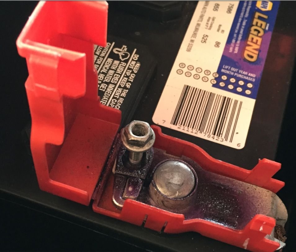 WTB (Want To Buy) 2004 Z06 plastic battery (top terminal) cover