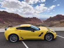 Grand Sport 2017 Yellow Corvette Racing