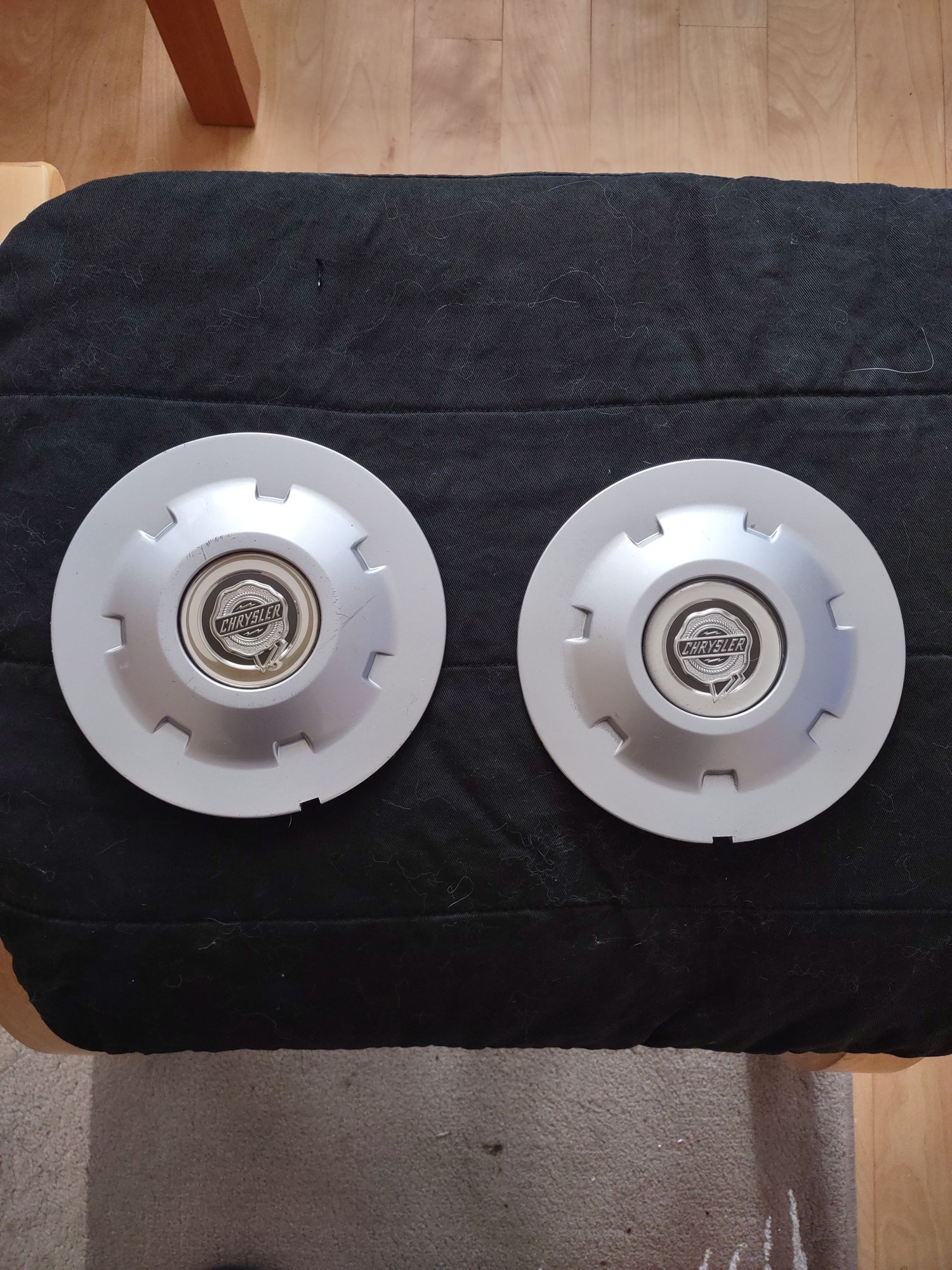 Wheels and Tires/Axles - Chrysler Crossfire Center Caps - Factory - Used - -1 to 2024  All Models - Oconomowoc, WI WISCO, United States