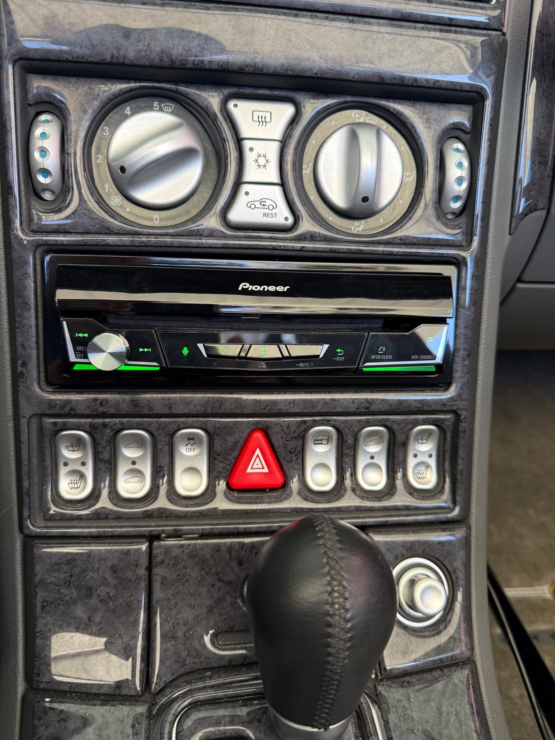 New Panasonic head unit, screen closed
