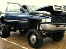 lifted dodge truck 002