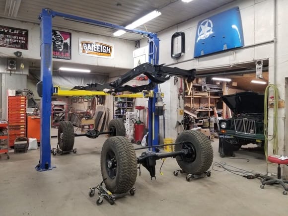 chassis meets axles, 2" ALCAN lift springs