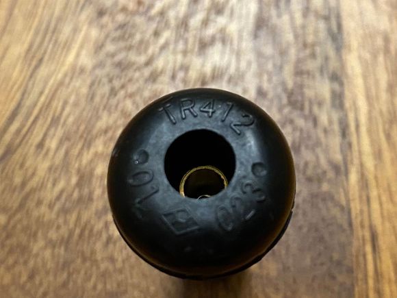 ^Info on the air valve's bottom: "TR412" and "· 01 ◇ 023 ·".