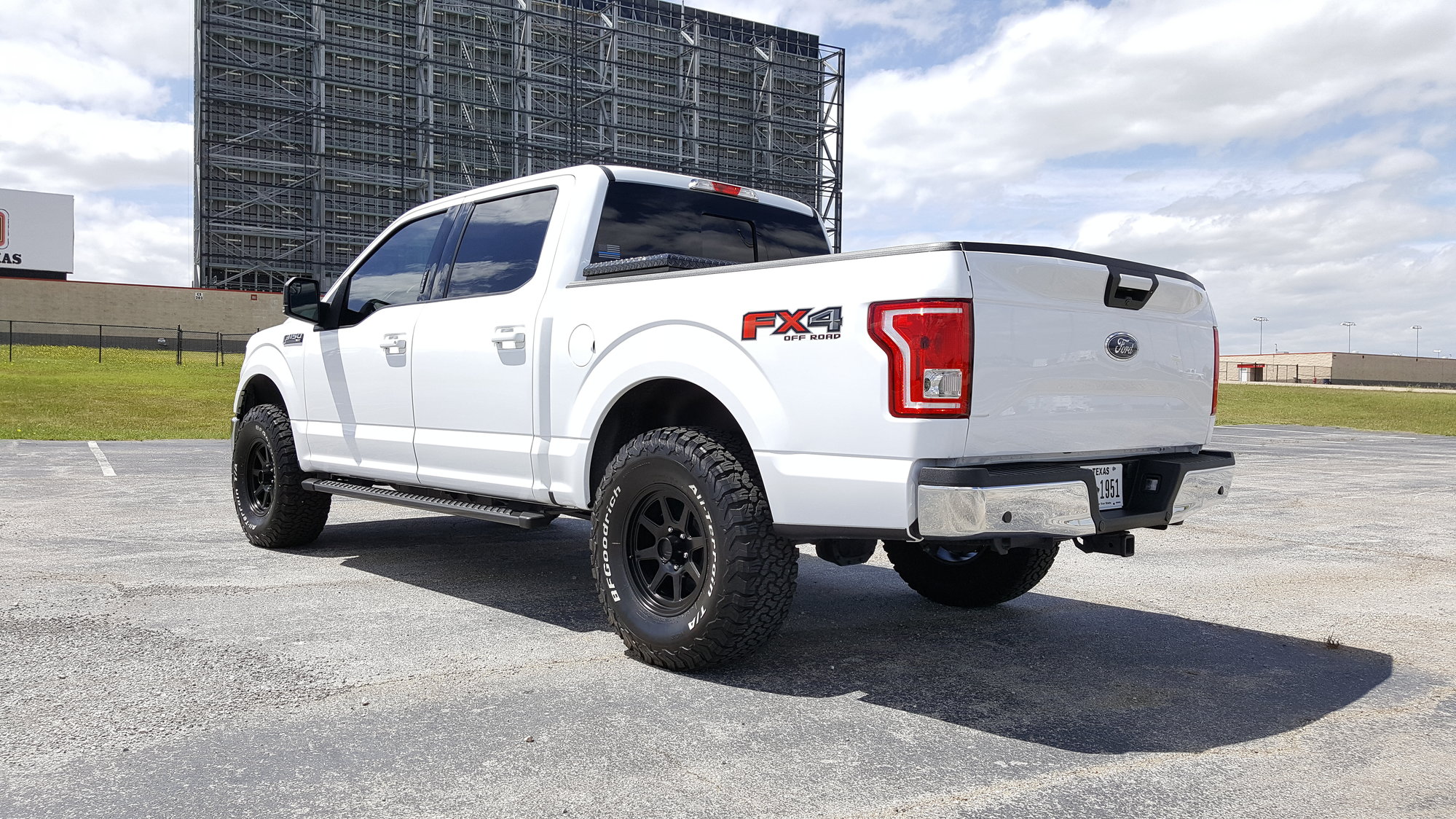 Max Tire Size with 2" Leveling Kit (with Aftermarket Rims) - Page 4