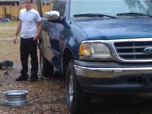 1.5" Leveling Kit 255/85b16 Super Swamper Thornbirds