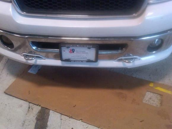 The FX2 lower valance had the tow hook holes cut out.