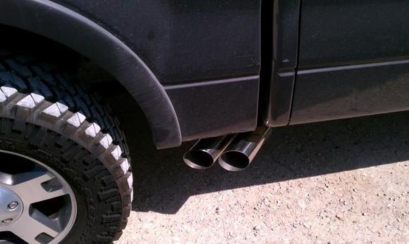 Gibson sft muffler exit before the rear tire with gibson tips