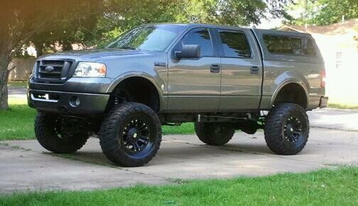 clean truck. pretty pretty truck!!