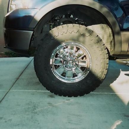 17x8 Centerline Turbines, aforged wheel that is light, strong, chromed and best of all. I got them at a price much less than a cast wheel.