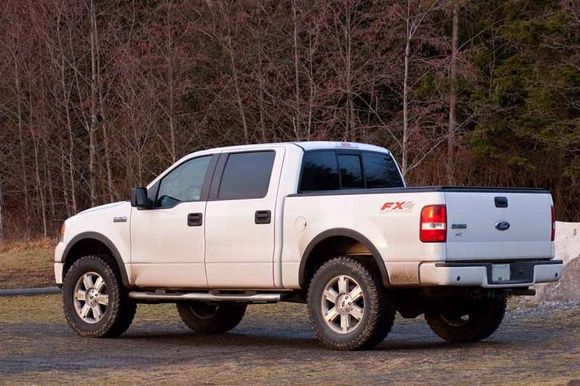 2007 F150 FX4
325/60/20
2.5" Autospring front
3" Autospring blocks rear
