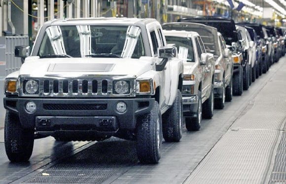 A line of Hummer H3T pickups stretched through General Motors’ assembly plant in Shreveport, Louisiana. The company has sided with the Trump administration in opposing California having tougher fuel standards than the federal government’s.