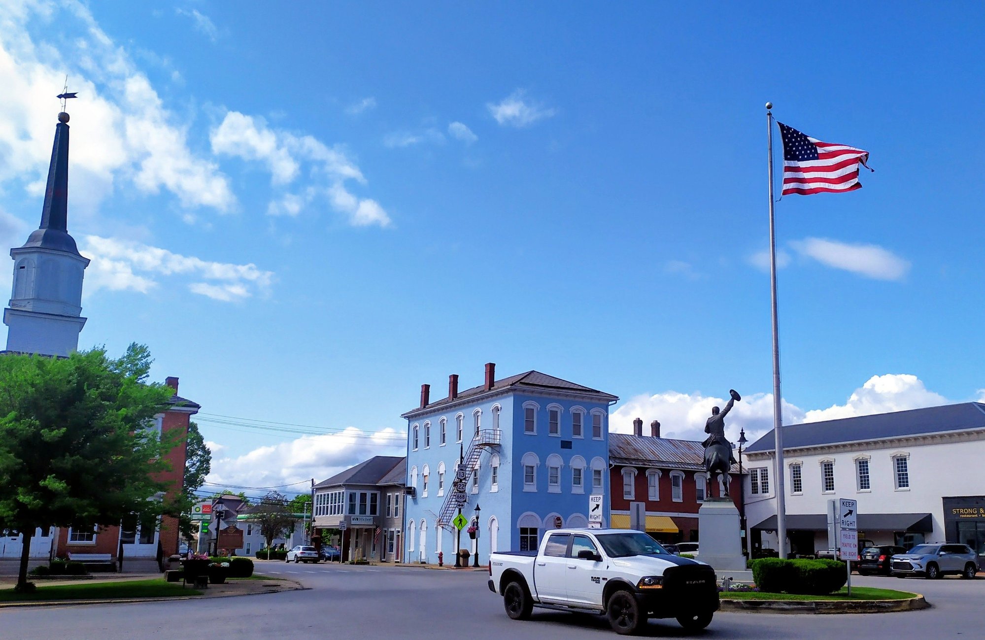 A traffic circle on US-22 in the middle of Lancaster 