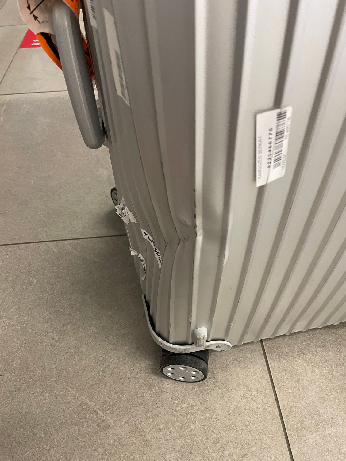 british airways damaged bolsagage