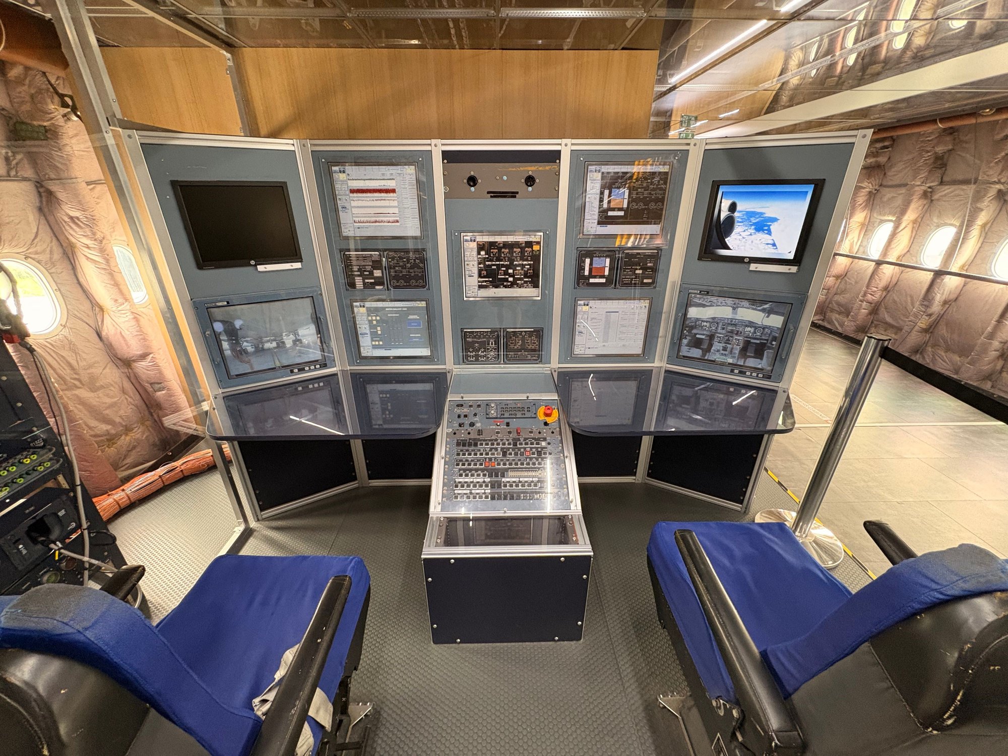 Lower deck flight engineer test panel