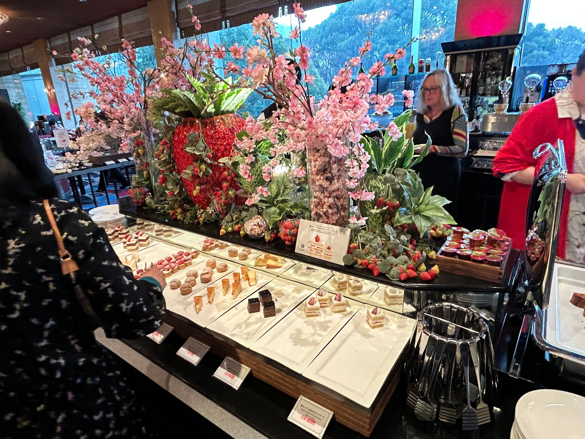 The sort of buffet airline lounges should aspire too