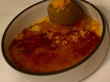 Very shallow / small creme brûlée with chocolate gelato