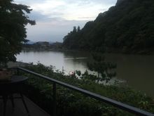 Outdoor seats overlooking the Hozu River