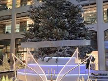 Another view of the Kitte christmas tree beside tokyo station. I felt this was worth another visit