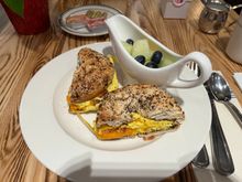 Breakfast sandwich