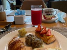 Breakfast buffet 