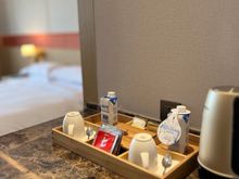King Guest room coffee/tea su[plies