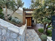 Private stairs to the Ridge Terrace Sea View