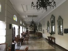 Gallery filled with details