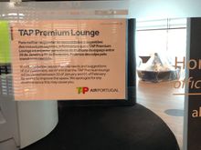 TAP Lisbon lounge closed for renovation until Feb 1st - can confirm myself. ANA lounge was quite packed this morning and, I can confirm, food choice limited to sandwiches, pasteis de nata, croissant. Wide option of beers & drinks. For once, TAP surprised me today: when I checked-in online, I got a seat in the very back of the plane. At the airport, I asked my seat to be changed and they ‘upgraded me’ free of charge to an Economy Xtra seat in the very front (I hold Turkish Elite Plus status).
