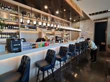 V01 Bar