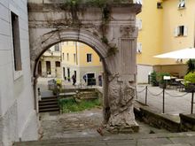 This Roman archway can be found behind the Hotel all'Arco 