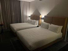 Queen Queen Mountain View Bedroom