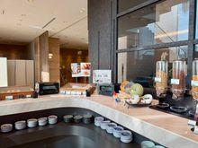 Breads and Cereals station