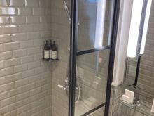 Handheld shower + overhead