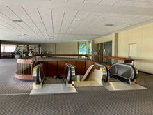 And wow, it's really a timewarp ... to the right is the UA Club entrance