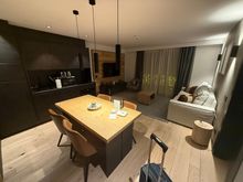 The dining/kitchen is fully equipped with dishes, cooking utensils, microwave, coffee maker, water kettle, toaster, oven, four burner induction stove, fridge and freezer And dishwasher (detergent provided). Most things are in a count of six. 