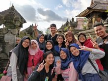 Looks like was a local curiosity for some teens from Java who were on a school trip !...
