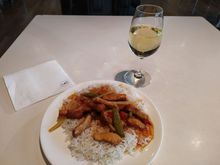 The food was not fancy but perfectly acceptable, given the lack of catering on European flights 