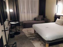 The bedroom in the Novotel Bern Expo, although in a very grey colour scheme, was comfortable enough - truth was, I did not spend much time in it