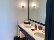 Vanity sinks 