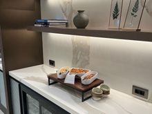 I was offered breakfast in the lounge or in the main restaurant. The lounge offering was meagre so I went to the main restaurant.