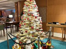 Cafe tree made with wood planks