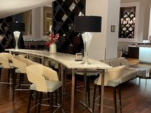 Pavillion lounge 