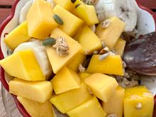 Banana, mango and oatmeal. Might not look like much, but this was magic.