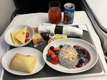 8/10---YYZ to YVR. The bread was actually pipping hot this time! This was the cold "healthy" choice. Quite fancied it to be honest. 