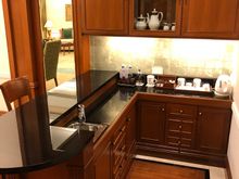 bar / kitchenette area....