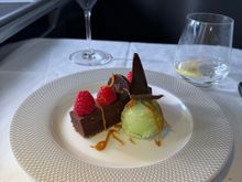 The dark chocolate bar with mint ice cream