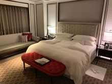 The lovely king size bed. I will once again comment that I love hotels with universal + USB plugs!