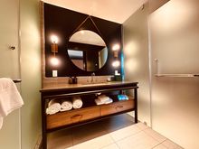 Modern bathroom 