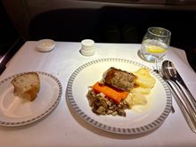BTC Slow cooked beef filet on SQ21 (EWR-SIN): This also wasn’t that good, but not as bad as the burger. The potatoes and mushrooms were actually quite tasty, but there was no sauce to accompany the meal, which should’ve been provided as per the menu. The beef itself was a dry hockey puck.