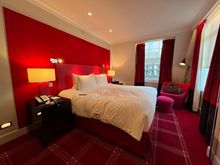 Deluxe room.